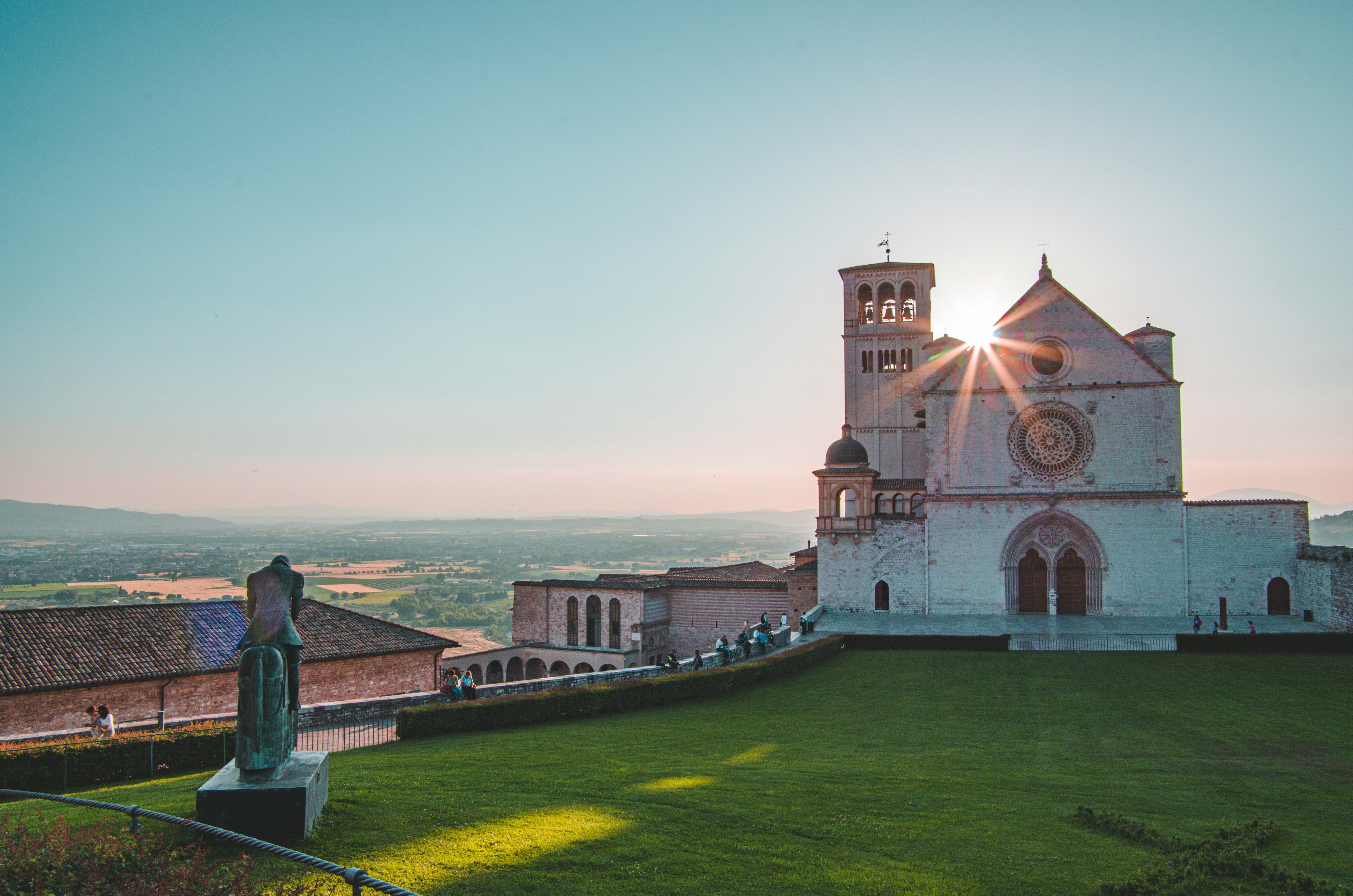 Umbria luxury wedding venue with mystical hilltop fortress